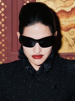 Paris, after dark. On September 28th, @CarineRoitfeld and @gabbriette gathered friends and fashion’s inner circle at the Iconic Prunier restaurant to celebrate the new issue of CR Fashion Book. In partnership with Australian eyewear label @shevoke, the night unfolded over dinner, sharp silhouettes and Parisian attitude. A little glamour, a little mischief, very Paris.

Moments captured by @eseniyaa & @mason.mw

Drinks by @palmaraespirit